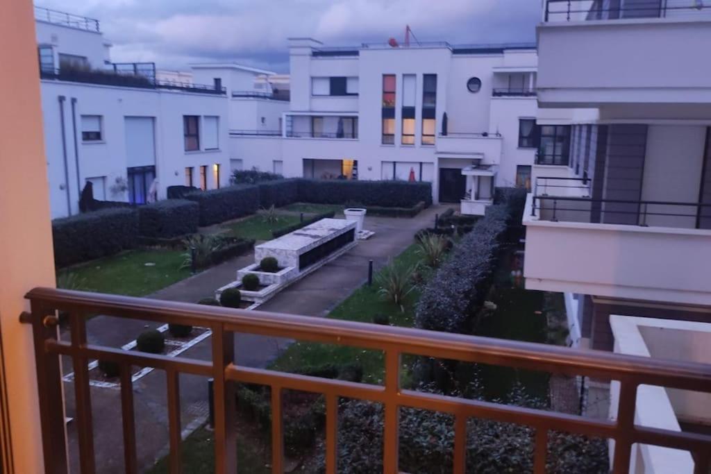 Lotus- 4 Min De Walt Disney-Arrivee Autonome-Parking Et Wifi Gratuit-Proche De Toutes Commodites 5Min De La Vallee Village Chessy  Luaran gambar