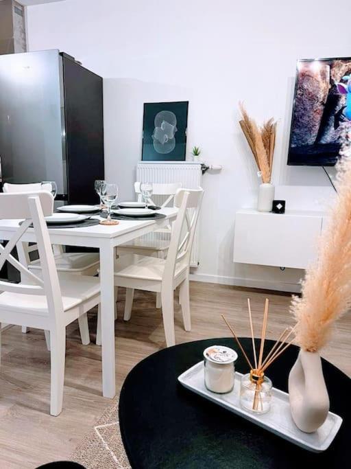 Lotus- 4 Min De Walt Disney-Arrivee Autonome-Parking Et Wifi Gratuit-Proche De Toutes Commodites 5Min De La Vallee Village Chessy  Luaran gambar